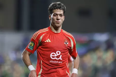 طبيب الأهلي: إمام عاشور تعرض لعدوى فيروسية.. وحالته مستقرة